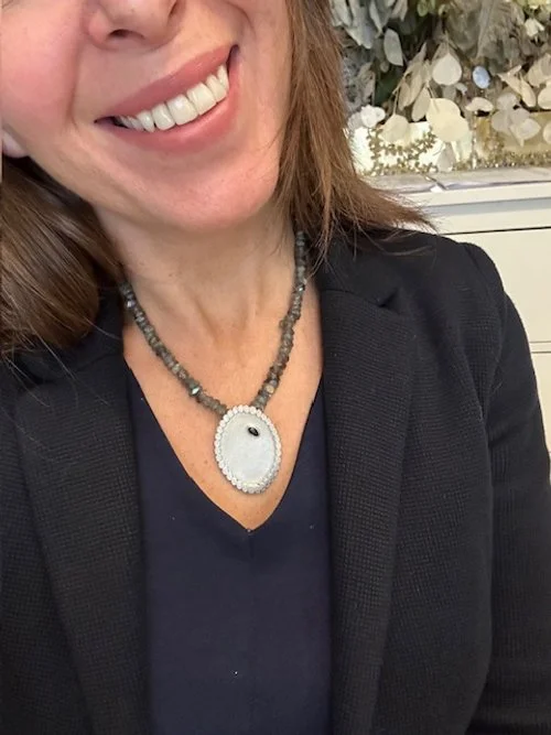 sh-jewellery-edinburgh-contemporary-donna-barry-pendant-silver-labradorite-cameo