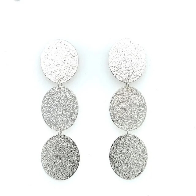 lucy-thompson-silver-earrings-texture.jpg