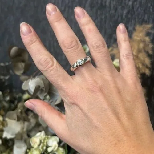preloved-silver-stone-ring.jpg