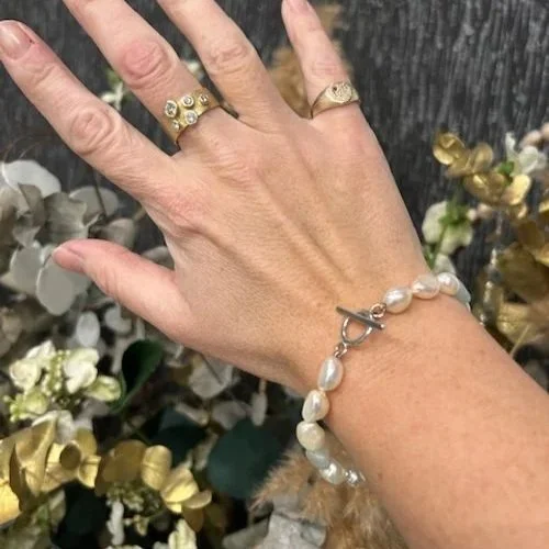 sh-jewellery-edinburgh-contemporary-annie-smith-bracelet-preloved