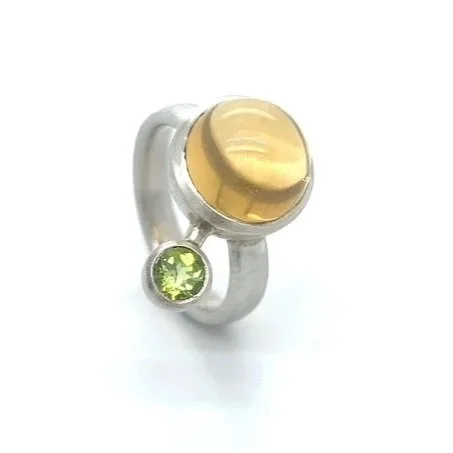 preloved-william-white-ring-silver.jpg