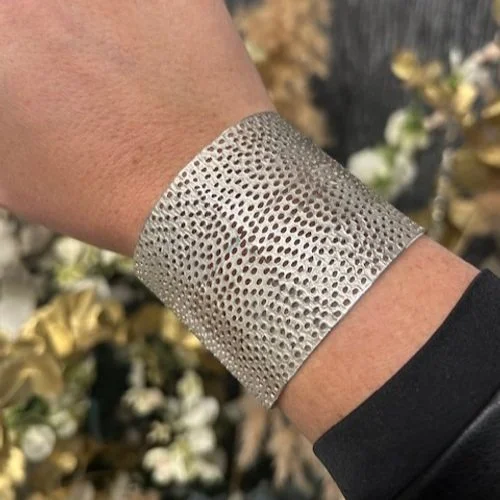 sh-jewellery-edinburgh-contemporary-jane-adam-cuff-scotland