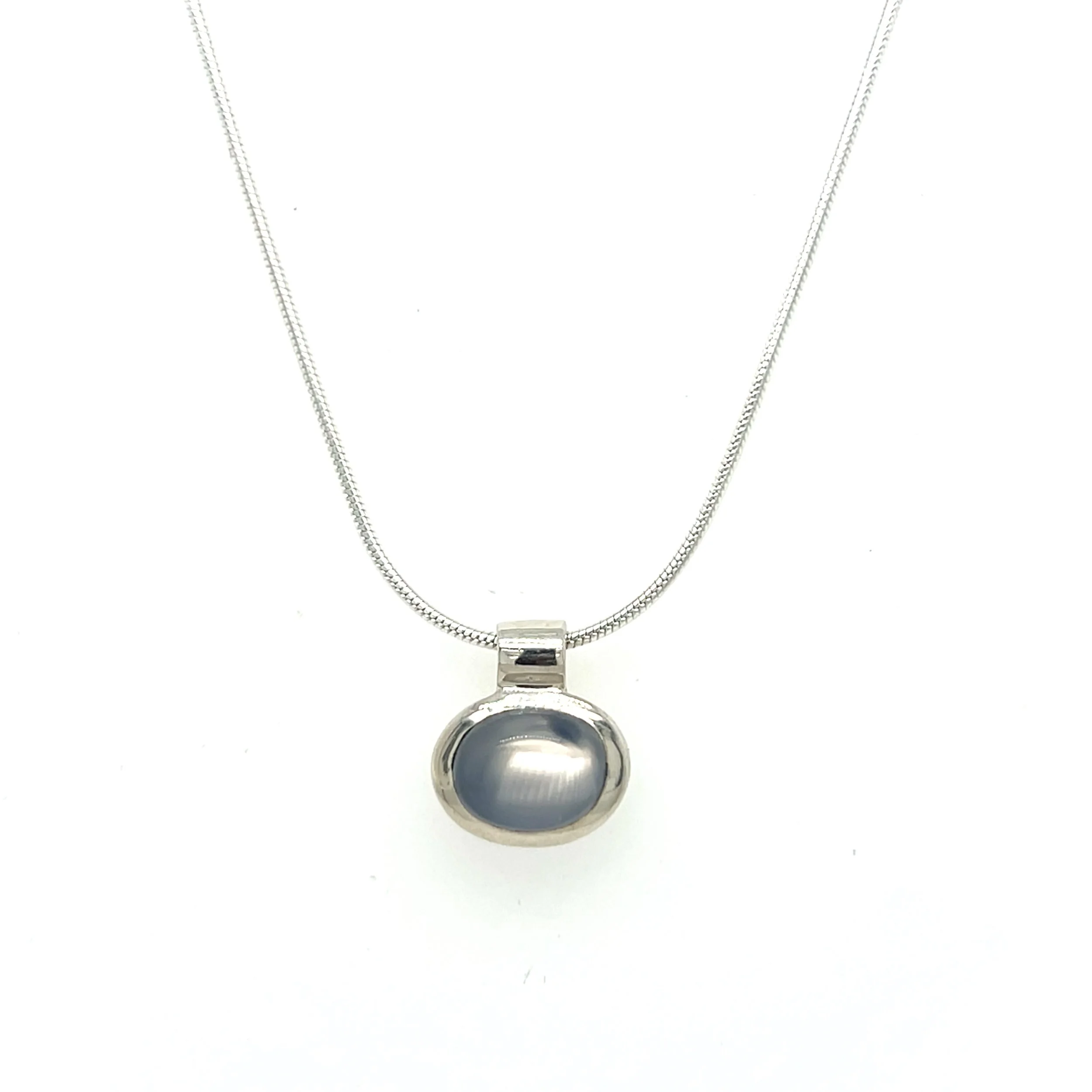 silver-moonstone-pendant.jpg