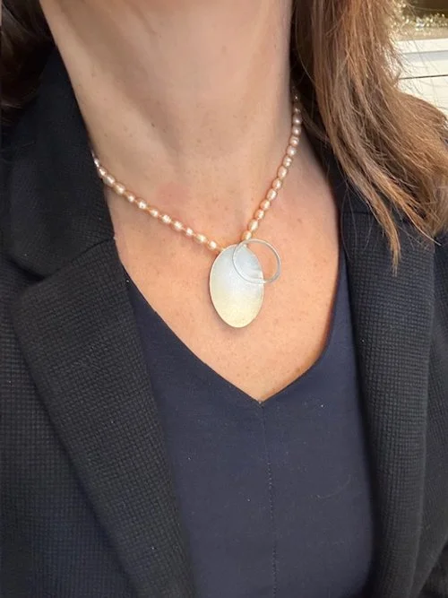sh-jewellery-edinburgh-contemporary-donna-barry-pink-pearl-necklace-handmade