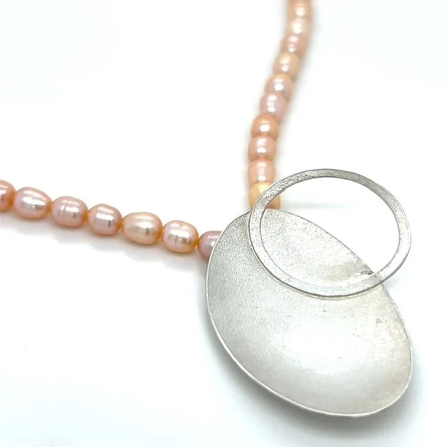 sh-jewellery-edinburgh-contemporary-donna-barry-pink-pearl-necklace