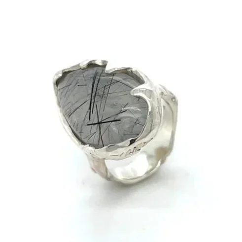 emily-lisbeth-ring-preloved.jpg