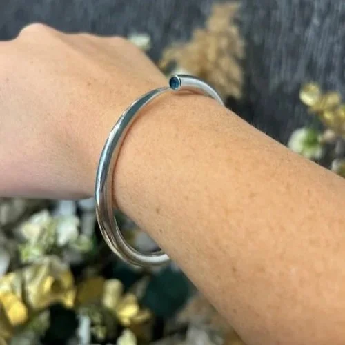 paul-finch-silver-bangle-topaz.jpg