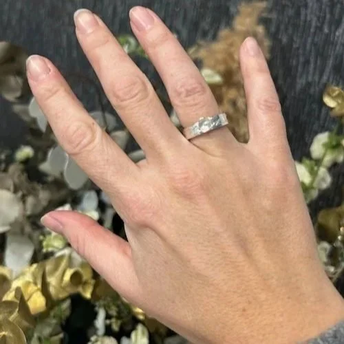 sh-jewellery-edinburgh-contemporary-flower-band-ring-preloved