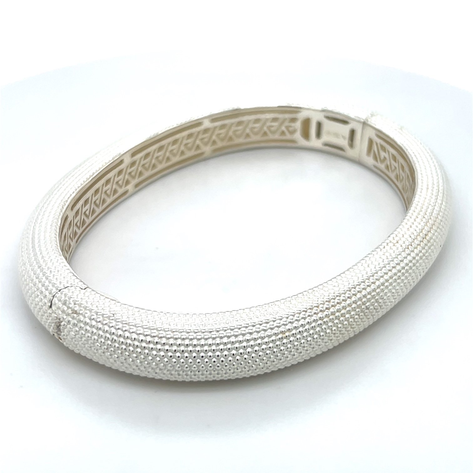 triangel-bangle-preloved-hinge.jpg