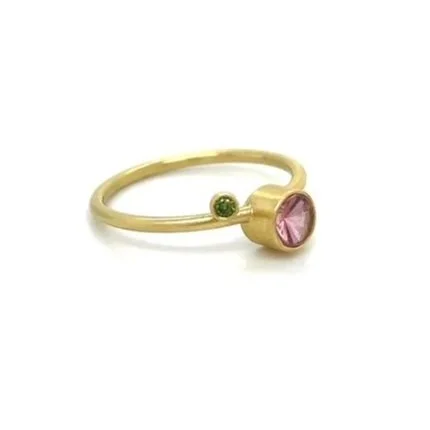 mikala-radial-cut-pink-ring-djorup.jpg