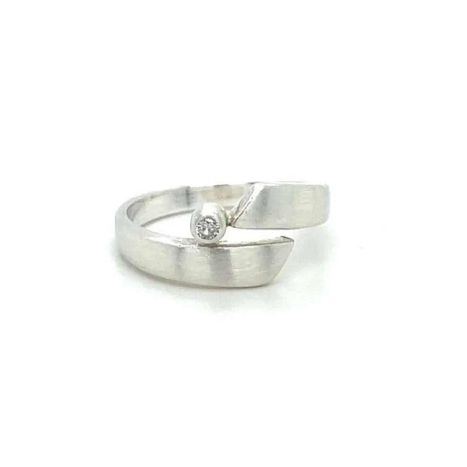preloved-silver-bypass-ring.jpg