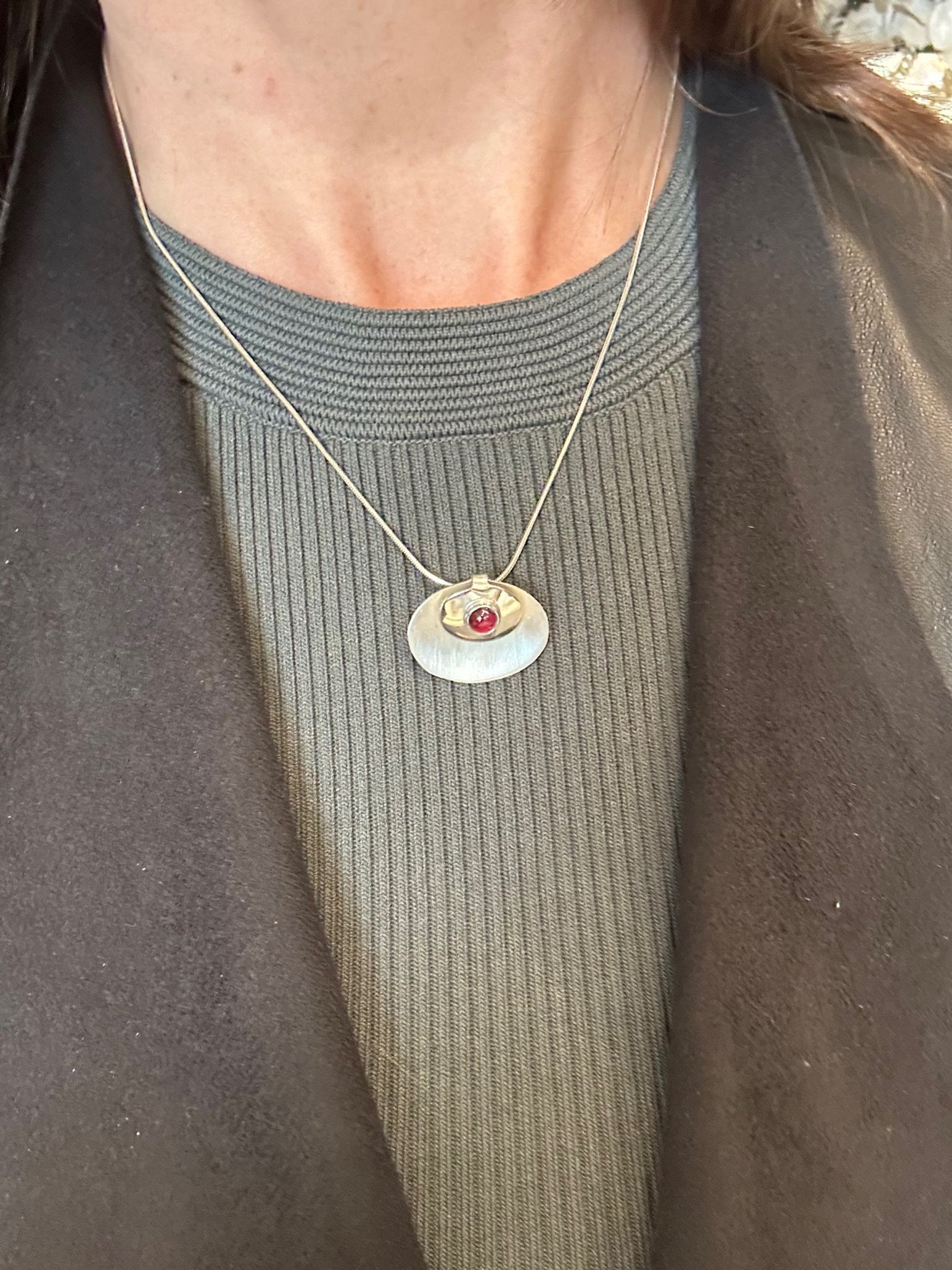 silver-preloved-garnet-pendant.jpg