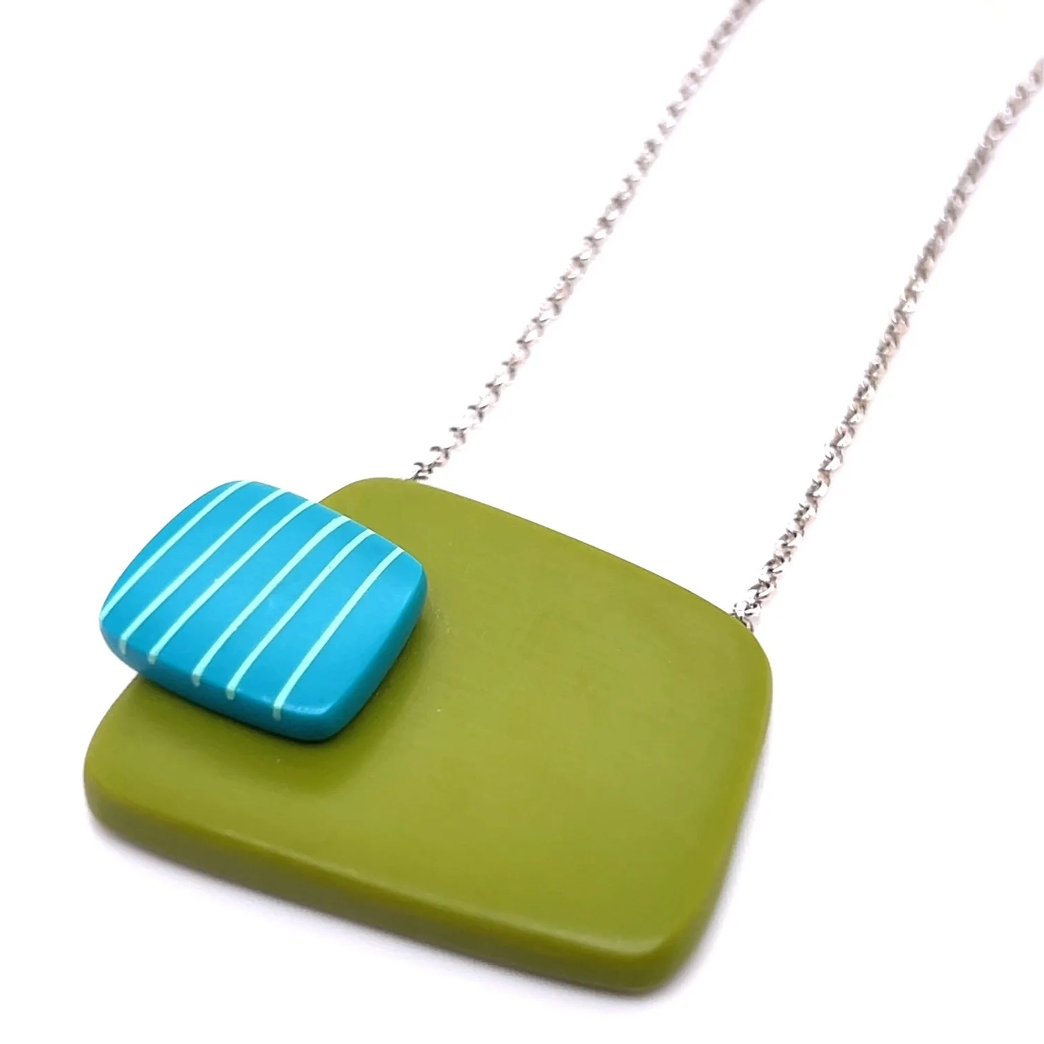 preloved-kaz-robertson-pendant-green.jpg