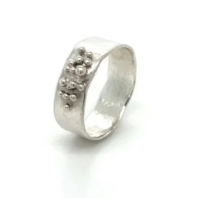 sh-jewellery-edinburgh-contemporary-hannah-bedford-silver-overlap-ring-preloved