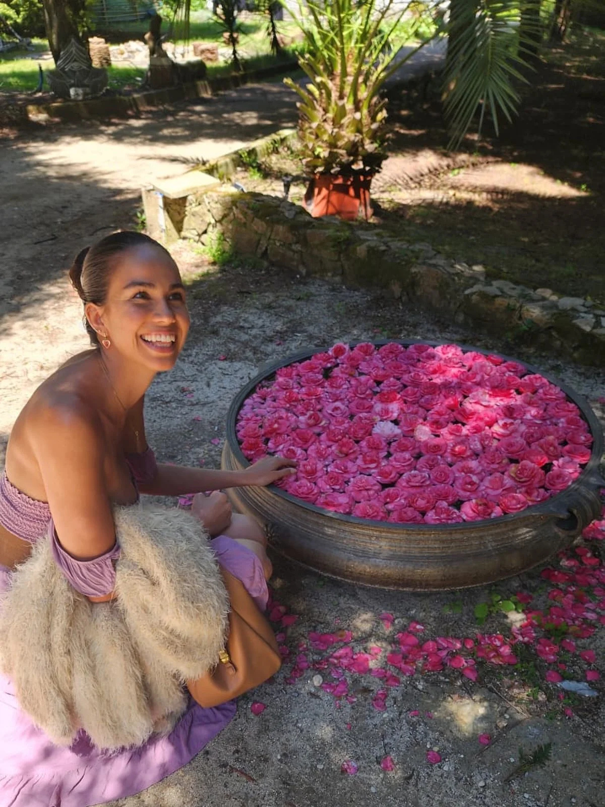 My values are the same as the flowers 🌸

🪷 Bloom 🌺 Inspire beauty 🍁 Trust the seasons 🌹 Protect your energy 🕊️ Give freely

And when the time comes&hellip; 🥀 Return gracefully to the Earth

Photo by @lukekohen at @nomad.tea.temple