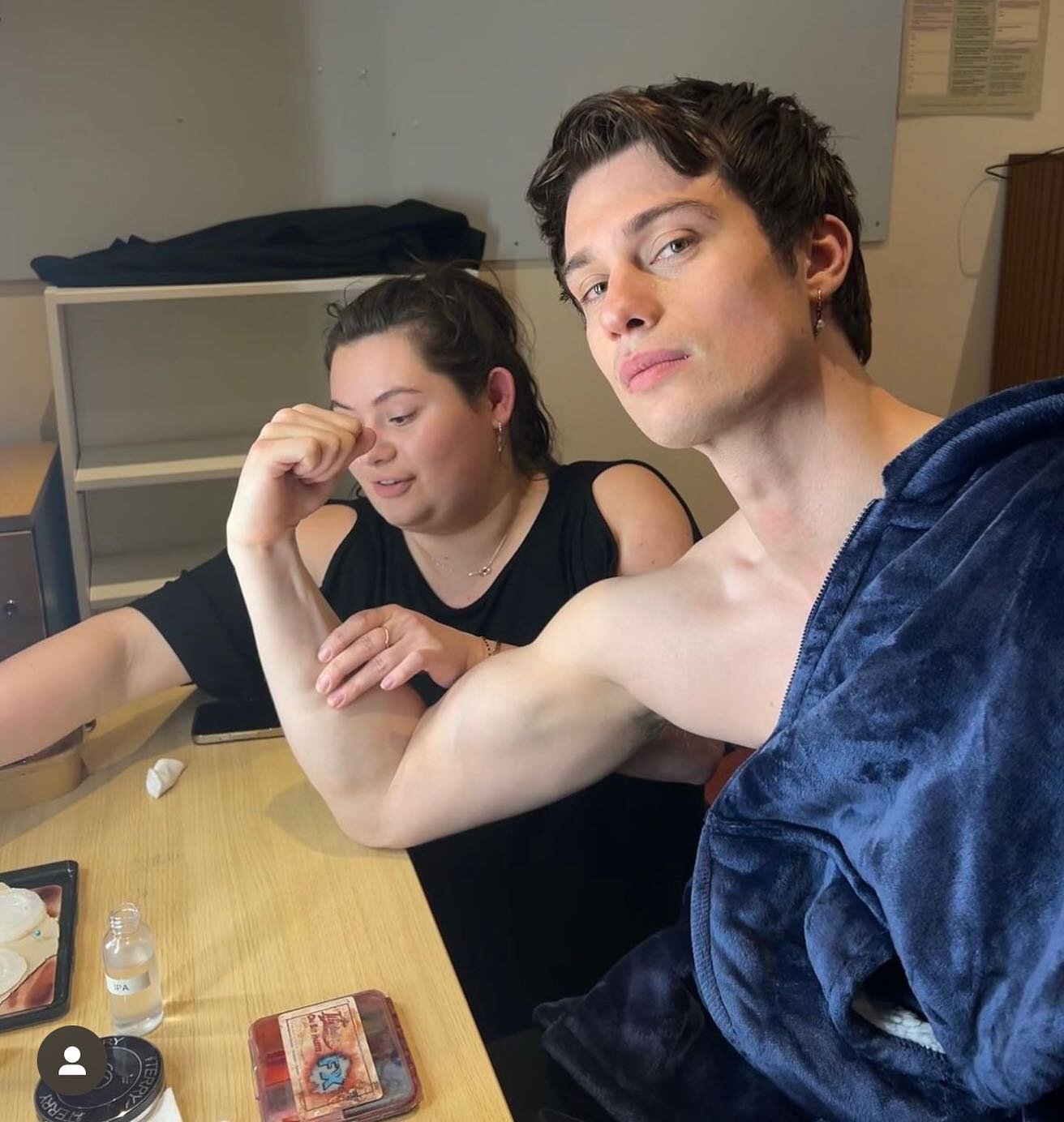 Running and applying pro bondo pieces is a core skill taught on all our casualty sfx courses . . . Great to see graduate @inezella_makeup prepping @nicholasgalitzine on set for applying his pro bondos 💖