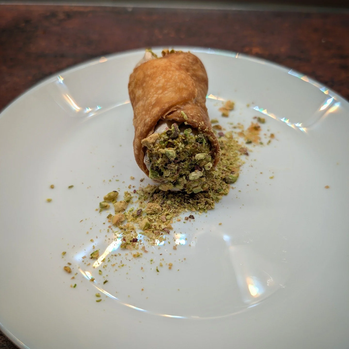 As busy as I am with preparations for the release of Treacherous Paradise later this year, today I took a break. 
Instead of editing, I tried making cannoli for the first time. They turned out delicious 🤤
Here's one of them^^
Have a great weekend, e
