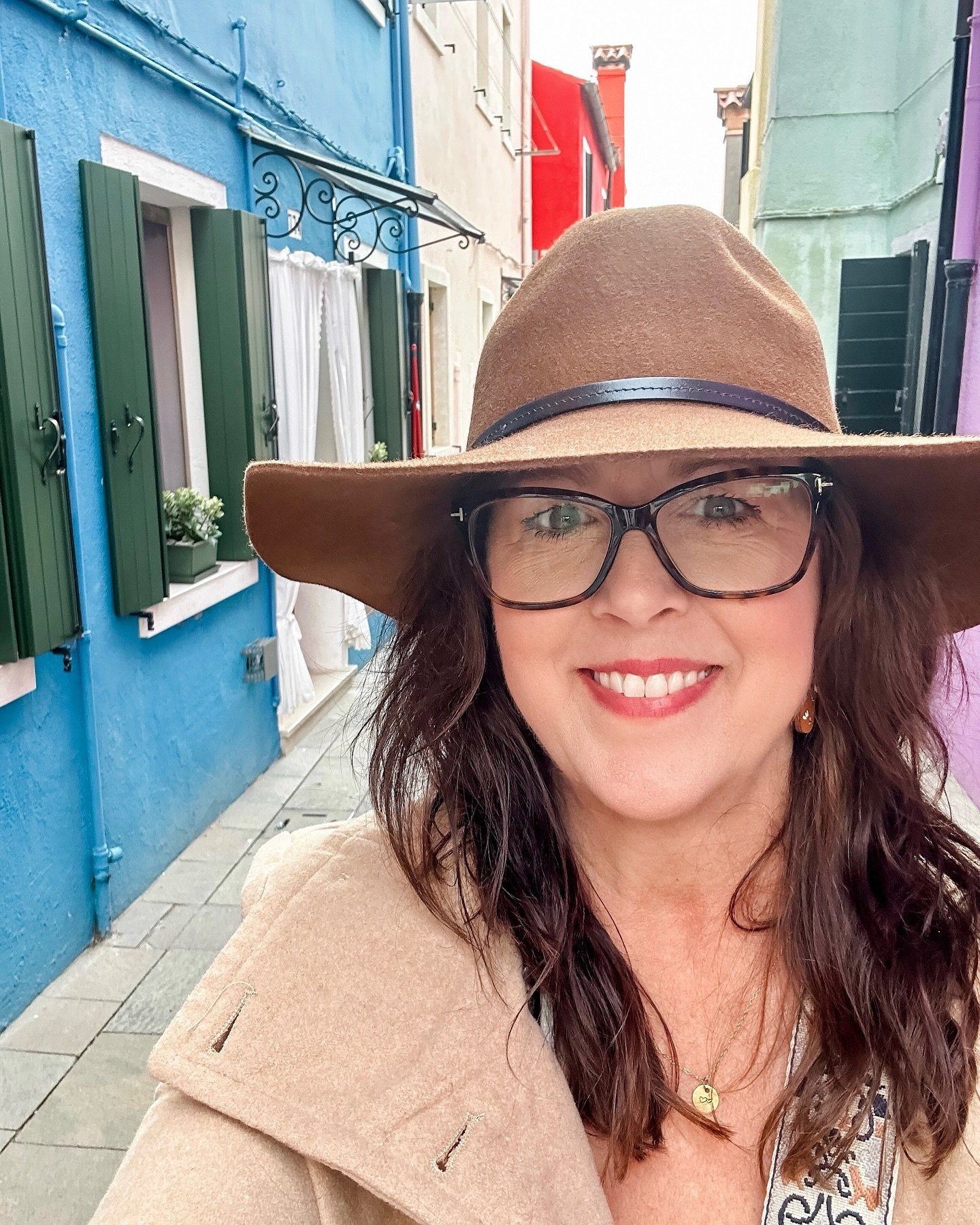Just popping in here to say&hellip;

I hope everyone enjoys a full table tomorrow of love, joy, hope and peace.❤️

I know how busy today and tomorrow will be, so I wanted to say a quick &ldquo;👋🏼 Hello, and thank you to everyone here that follows m