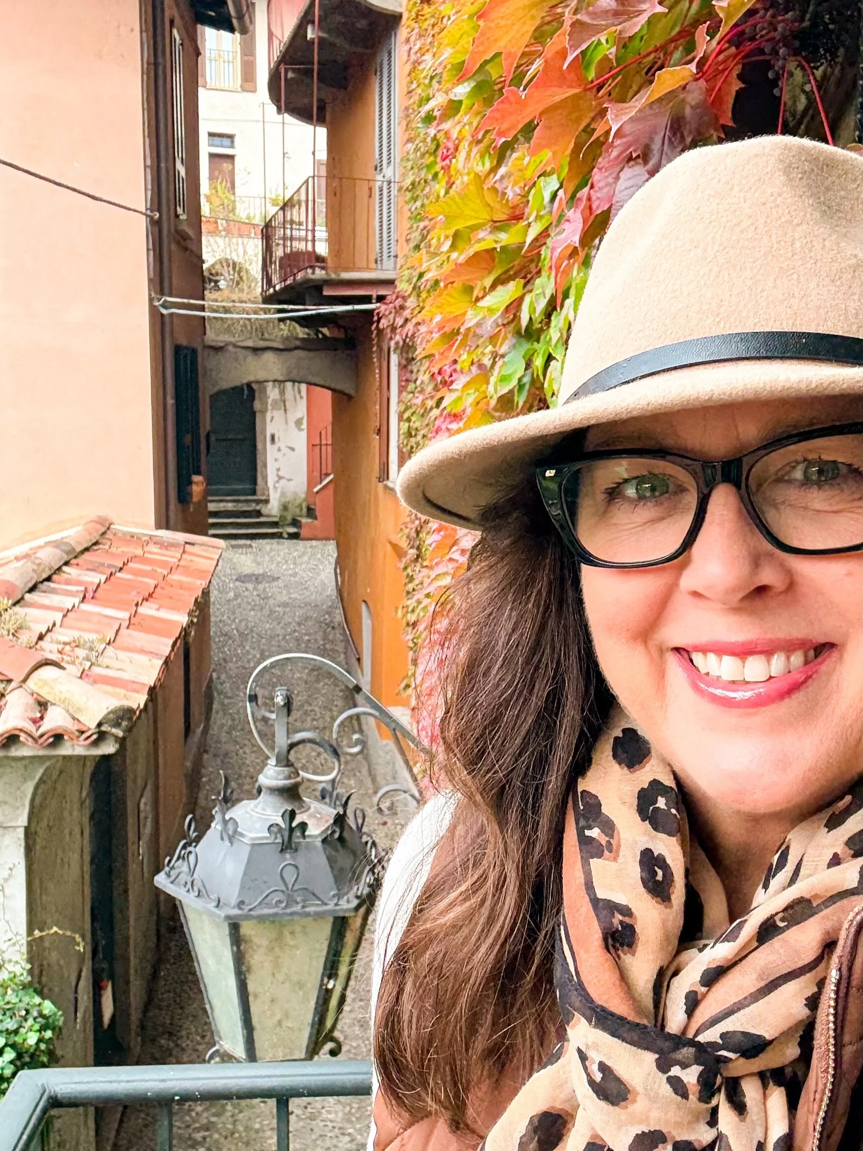 Just a little reminder&hellip;

This is what Lake Como looks like in October, and you can join me right here, next October! 🍁

We stay in the most gorgeous (and luxurious) apartment in my favorite lakefront cove in Bellagio, Italy on this special re