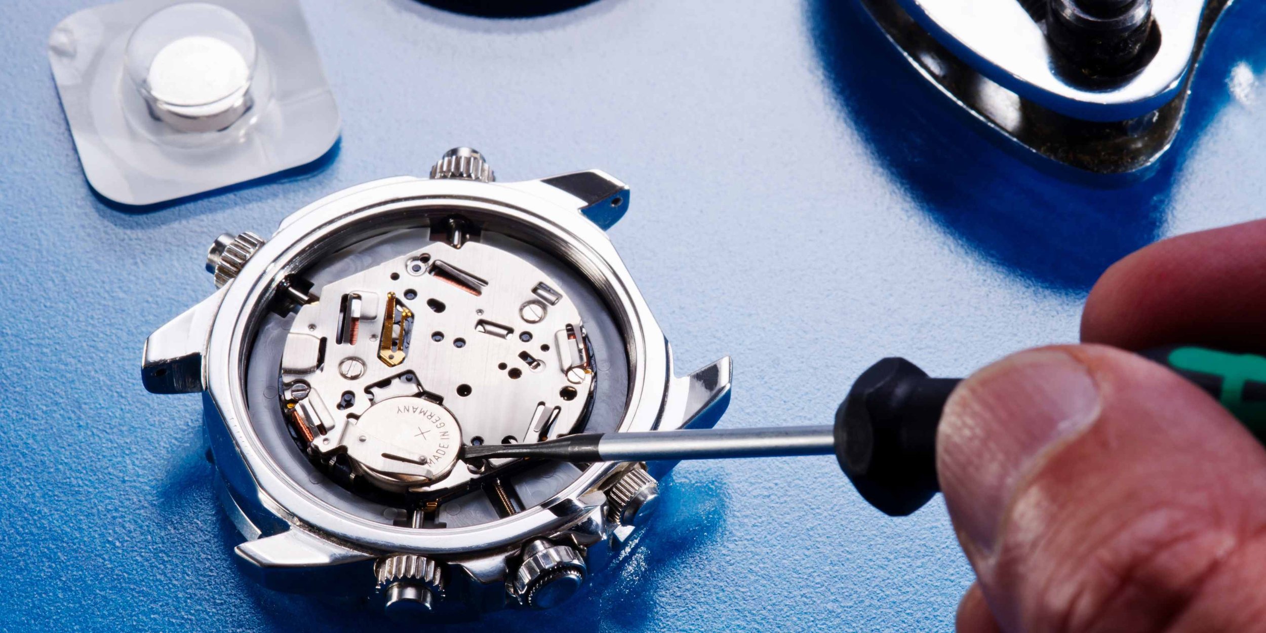 Knowing When it's Time to Change Your Watches Battery — AMJ Watch