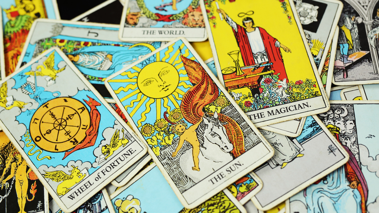 A história do tarot: tudo sobre a origem das cartas que revelam o