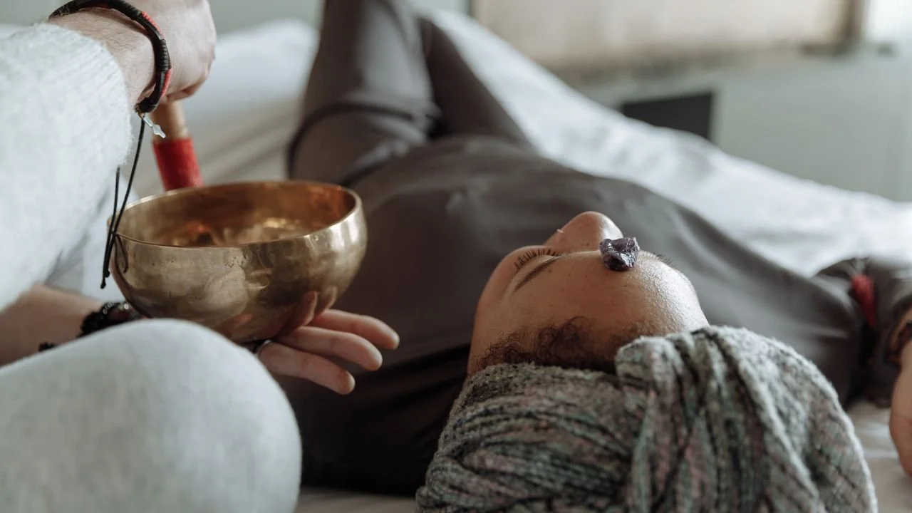 SOUND HEALING - O poder de cura através do som — Aline petronilha