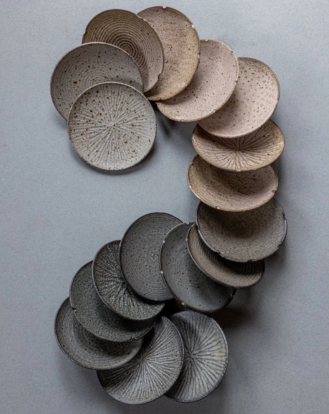 Stoneware mamezaras.

I started photographing pieces today for the upcoming shop update, happening Friday at 7pm.
These little plates, along with coffee cups, matcha bowls, and decorative pieces, will be included.

#pottery #ceramics #ceramicart #mam