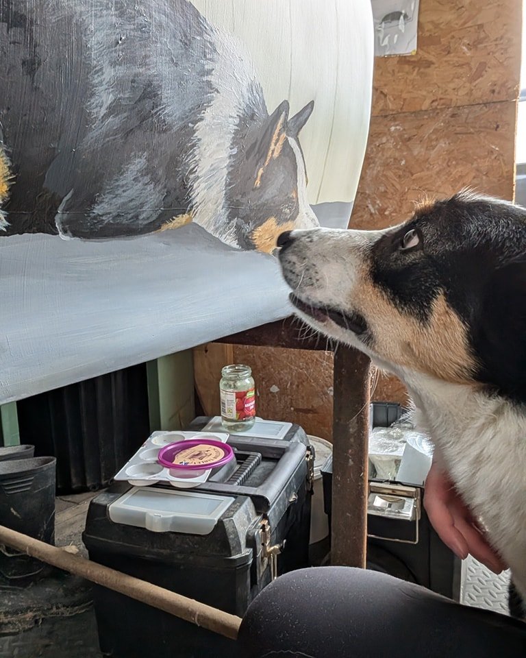 Pops came out to check I was doing him justice on the bench today, making good progress but it will be a busy week ahead as the deadline for completion nears. 

 #alwaysbusy #clancancersupport #thebookbenchtrail #wildinart #wildinartartist #artworkin