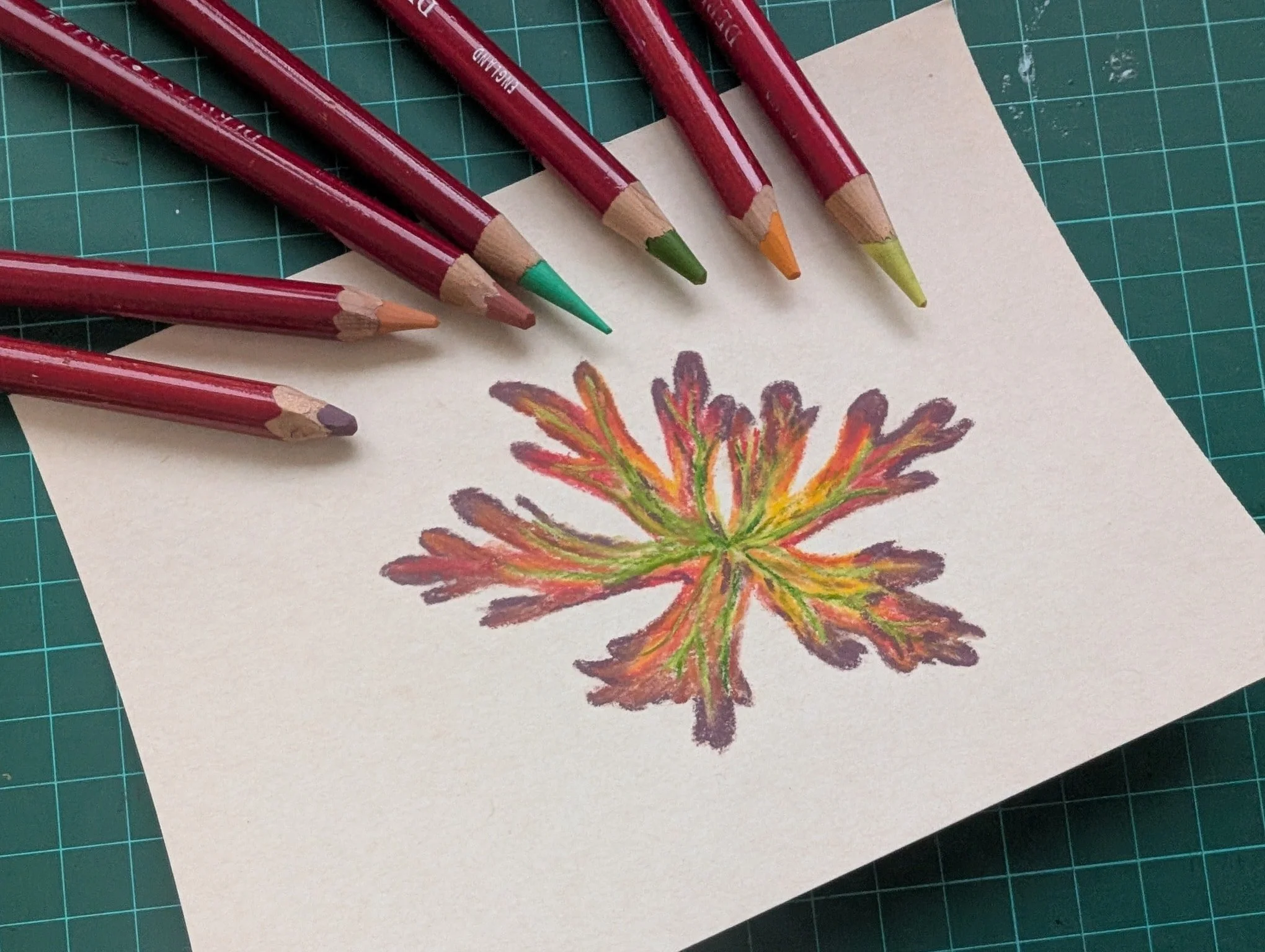 The promot for day 3 of #7daysofderwent is 'falling leaves' I picked just one falling leaf because I loved the colours and shape. Decided to go for trusty pastels today on UART sanded pastel paper. 

@derwentartofficial @amybrownleeillustration 

 #a