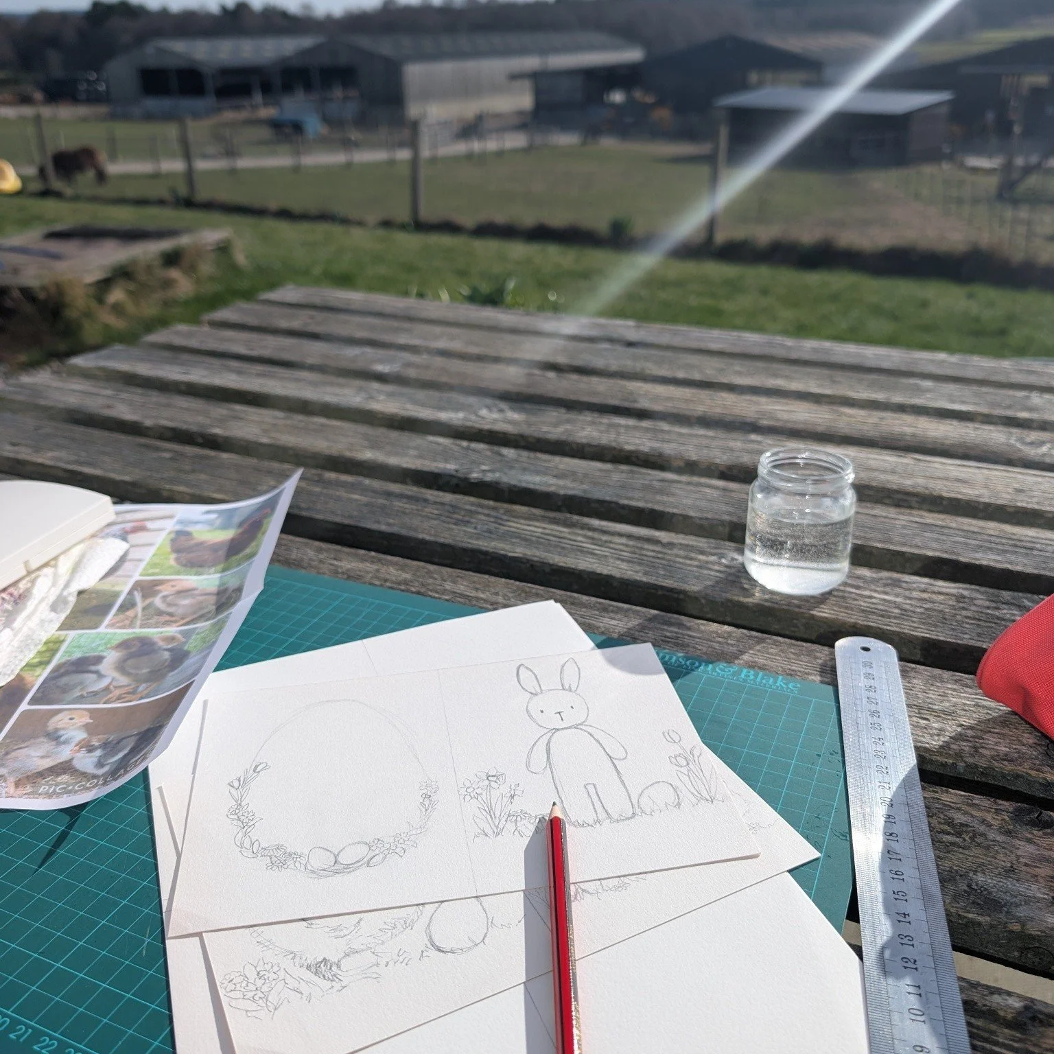 I realised today it's been a while since I've done an actual post 🤦🏻&zwj;♀️ 
It's been a really busy time juggling family, farm and work. Spring calving is well underway and there are always jobs to be done. I've got a few commission jobs ongoing a