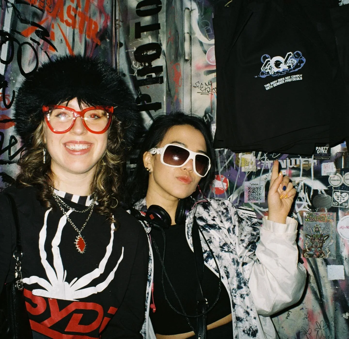 Poetry 🤝 nightlife ✨✍️🪩

Had the absolute honor to perform Front Left Poetry with @elliephunk at our fundraiser for @4q4error 💝

Then I wrote this ode to alliteration on the floor 💃 

Catch me on a mic or on a dance floor soon. DJ baddies of Berl