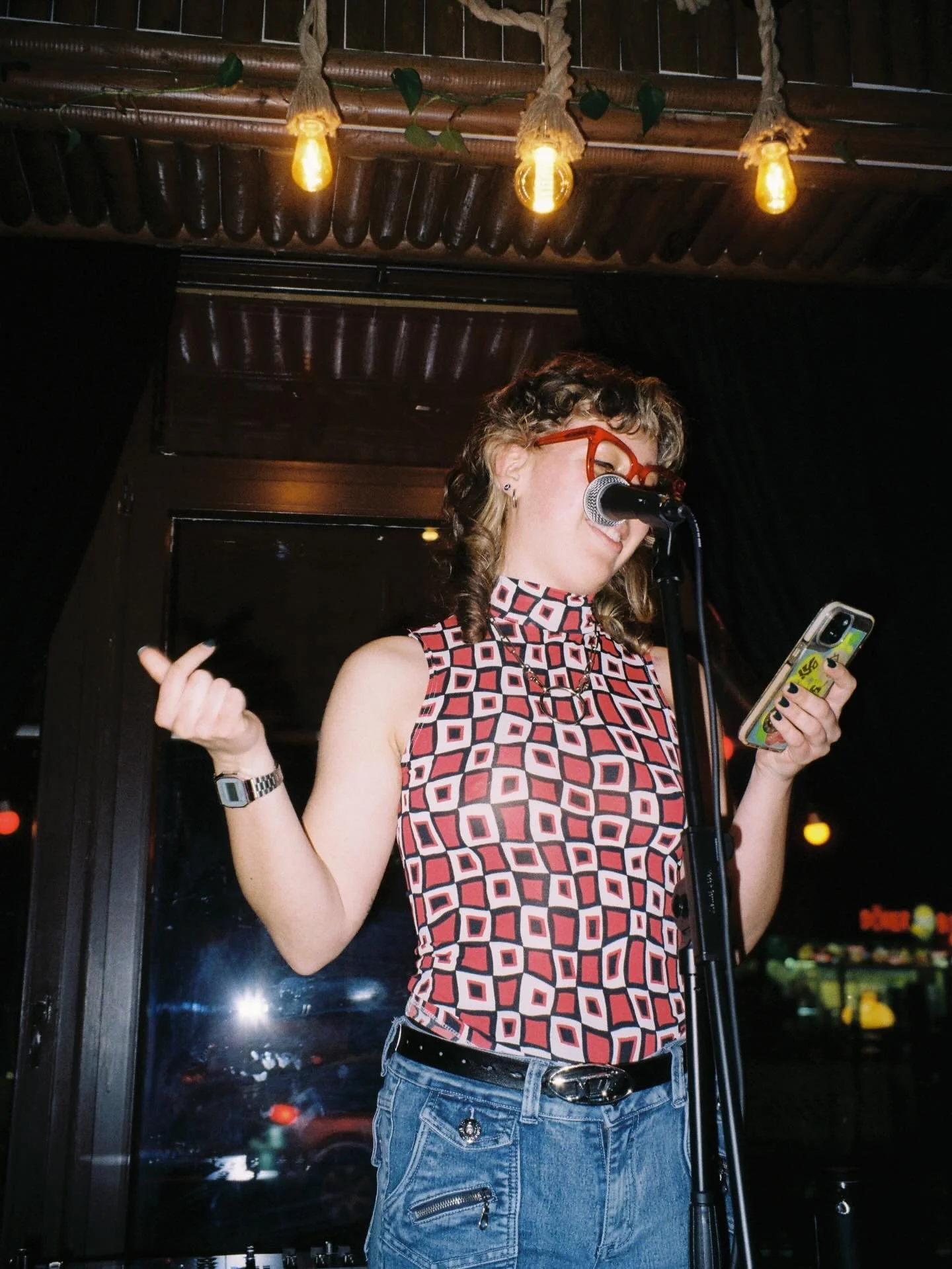 Hosting Outside the Lines, Berlin&rsquo;s first poetry slam with live painting