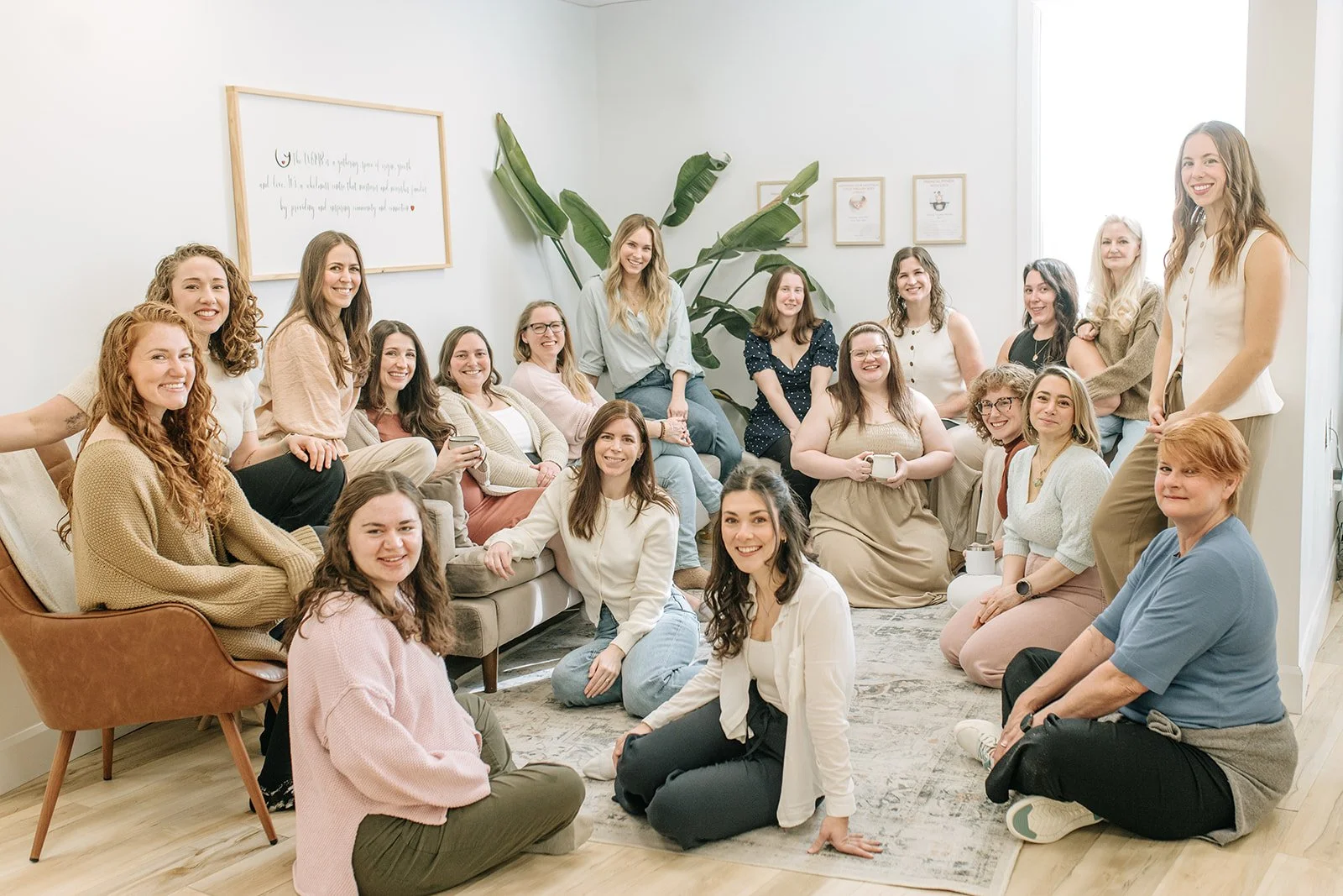 Guelph-Branding-Photographer-Elle-Chic-TheWomb-44_websize.jpg