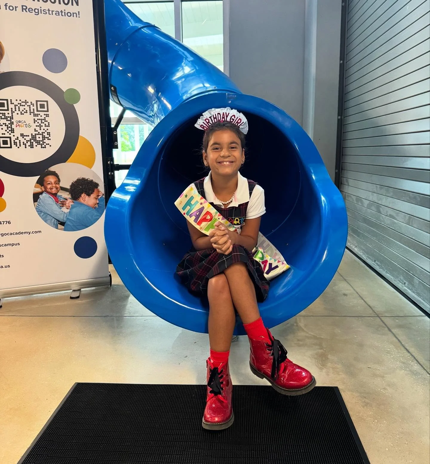 🎉✨ Birthdays are extra colorful at Global Arts✨🎉
At our art school, we celebrate each student’s special day with creativity, joy, and a splash of imagination. With a ride down Big Blue, our students get to feel like the masterpiece they trul