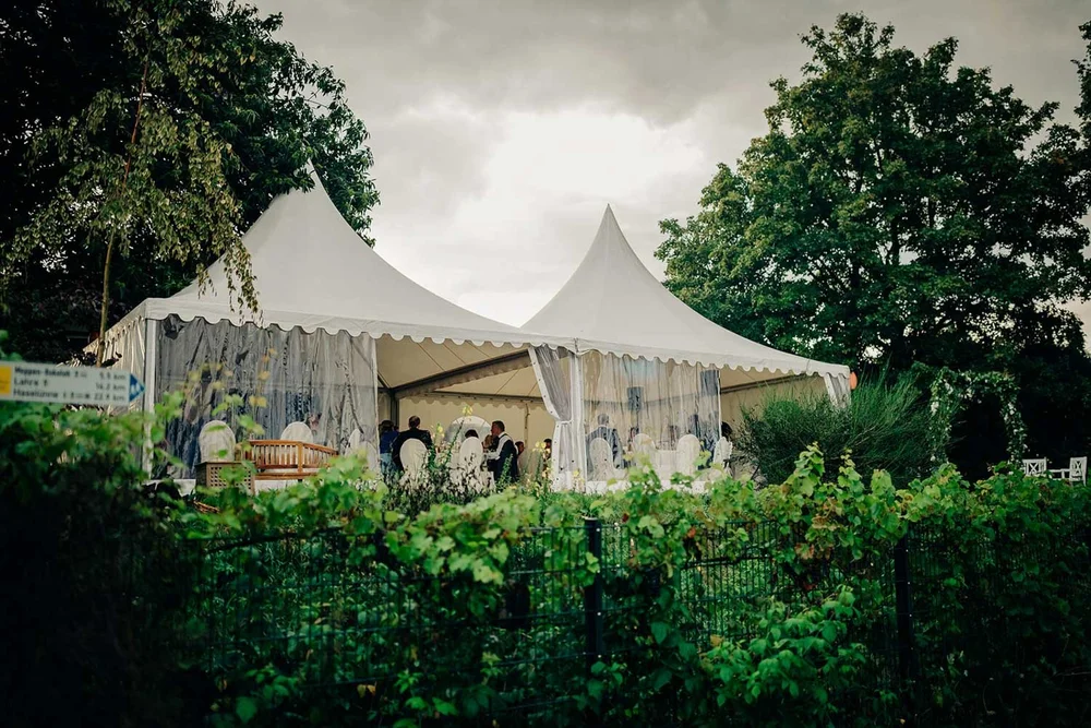 feier-brautpaar-hochzeit-zelt-garten-meppen_194.jpeg
