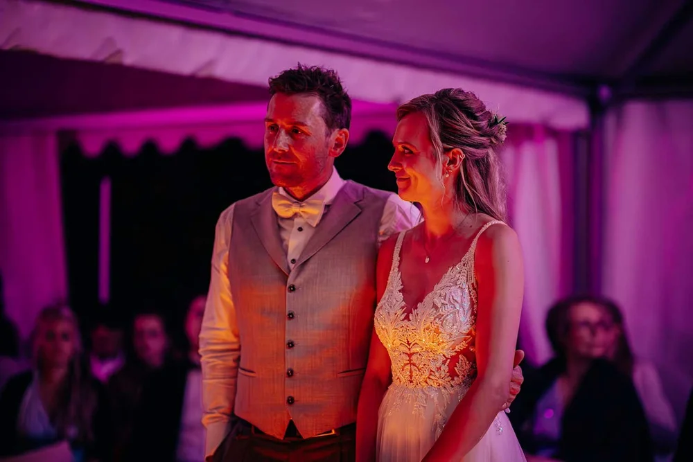 feier-brautpaar-hochzeit-zelt-garten-meppen_234.jpeg