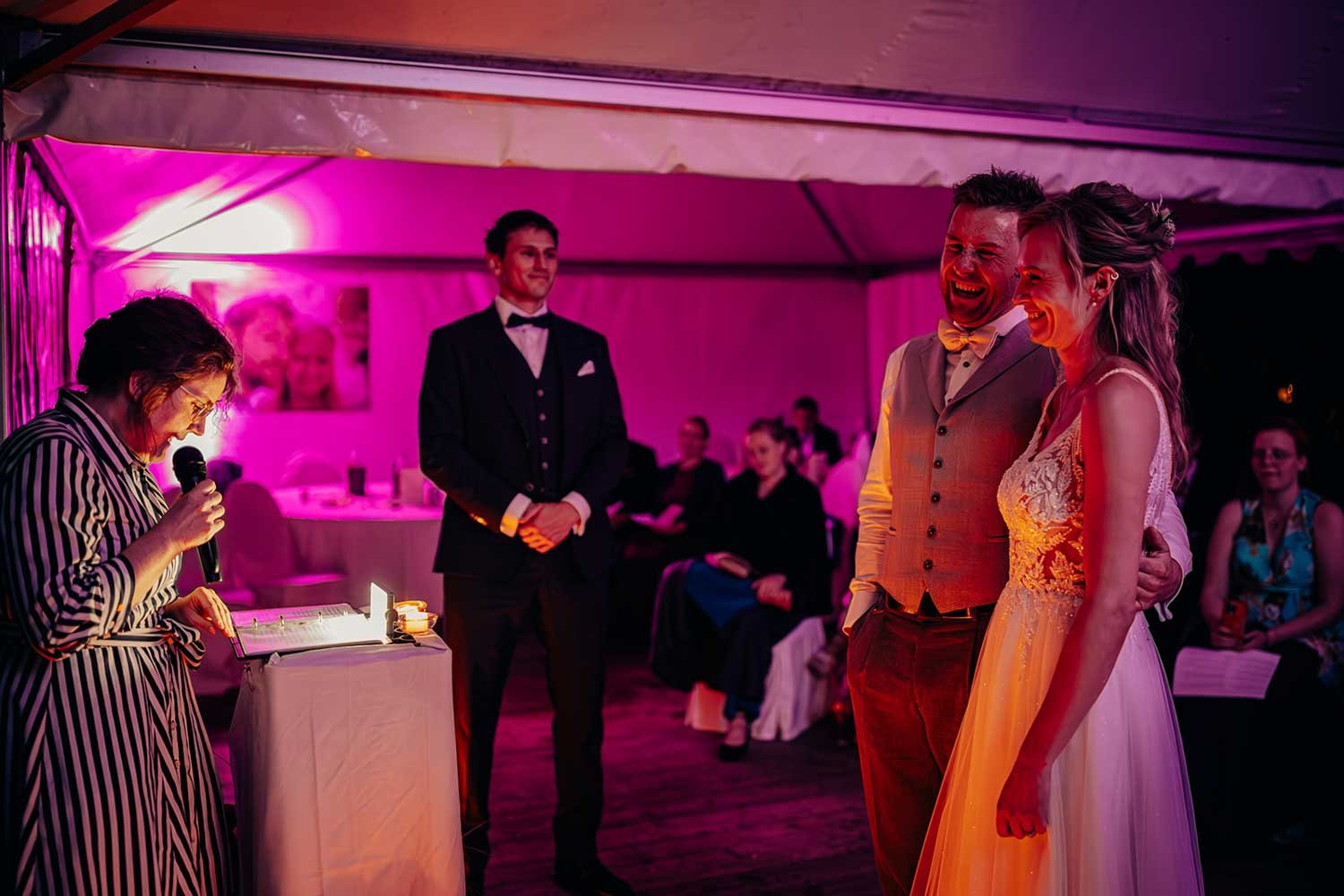 feier-brautpaar-hochzeit-zelt-garten-meppen_254.jpeg