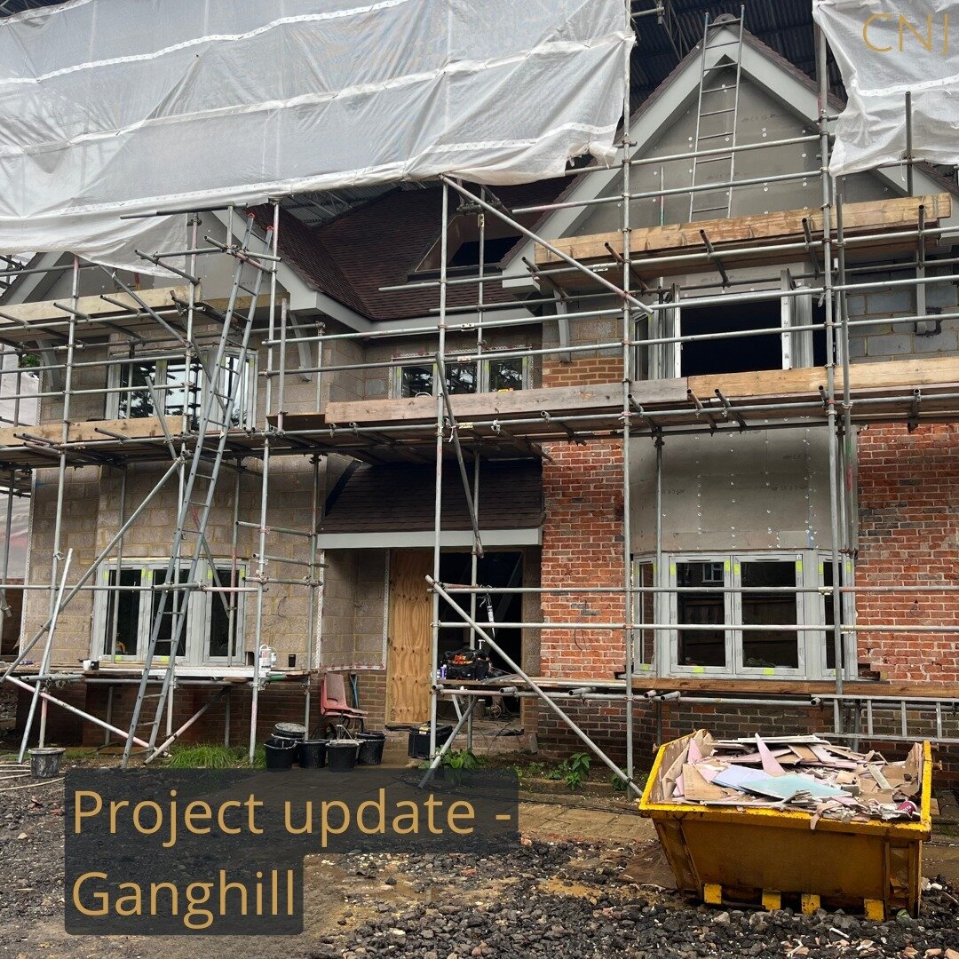 🛠️ With the roof now complete at the refurbishment in Ganghill the residence is now water tight. Further work has ramped up, in and outside of the property! 🛠️

#cnjconstructionconsultants #quantitysurveyor #costconsultants #refurb #surreybuilders 