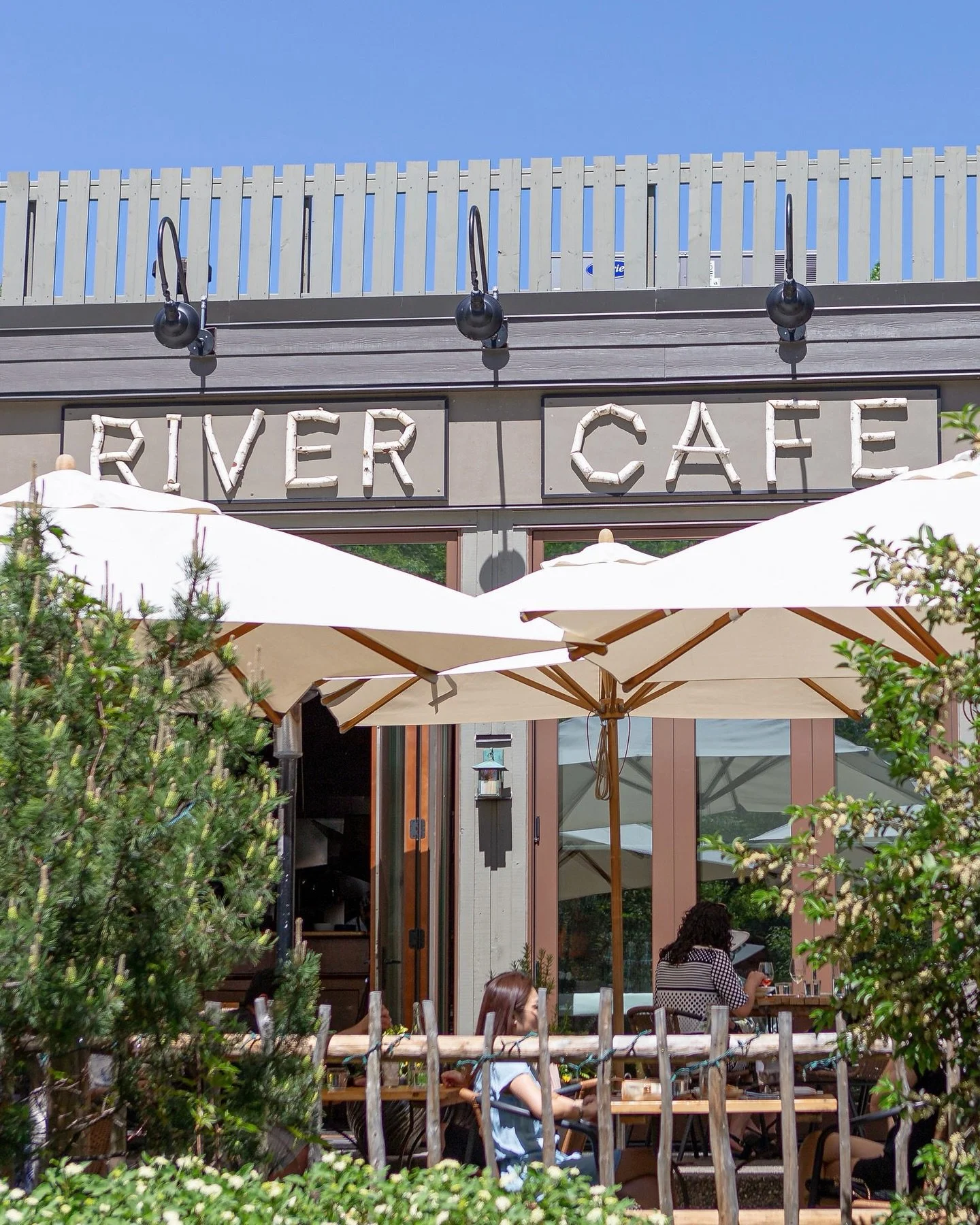 Sunshine! We&rsquo;ll take it. Downtown&hellip; we see you staring longingly out your work windows. Our patio is open. Take #justawalkinthepark for lunch, dinner or a Friday happy hour. 
#iamdowntown #princesislandpark #yycfood #rivercafeyyc