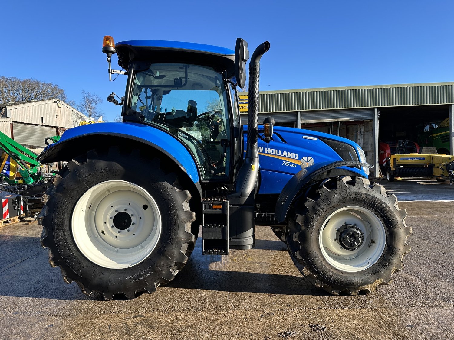 New Holland tractor for sale in Walterston, Llancarfan, Barry, Vale of Glamorgan — photo 6