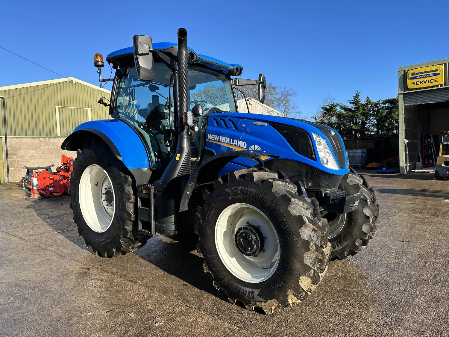 New Holland tractor for sale in Walterston, Llancarfan, Barry, Vale of Glamorgan — photo 7