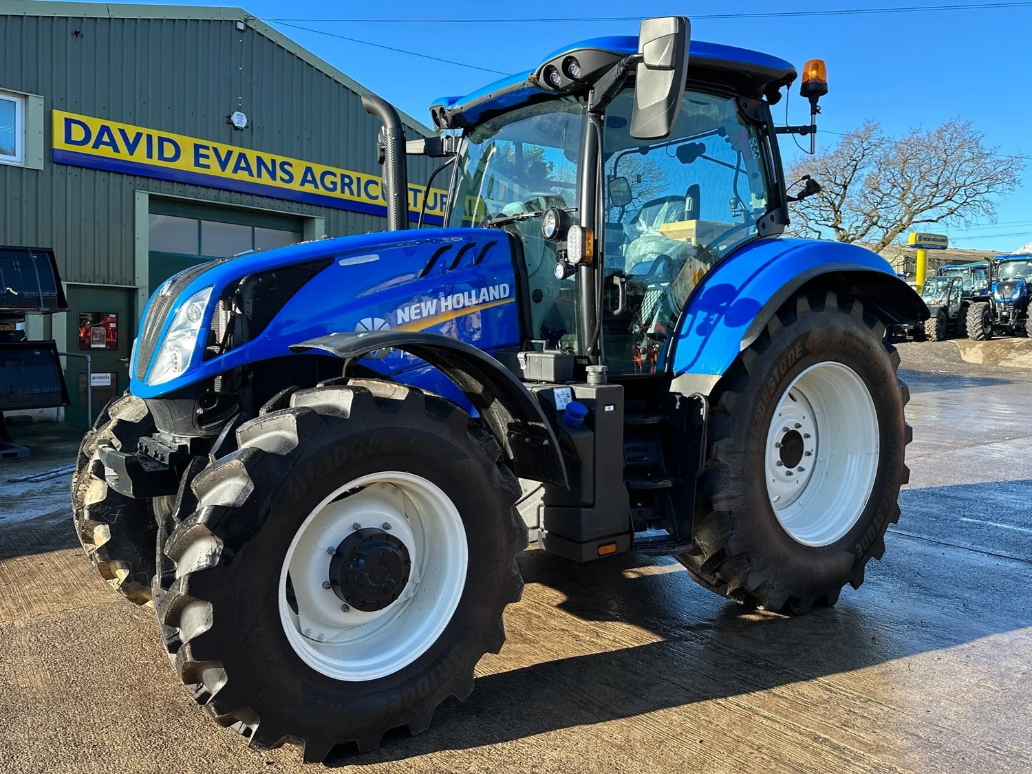 New Holland tractor for sale in Walterston, Llancarfan, Barry, Vale of Glamorgan — photo 10