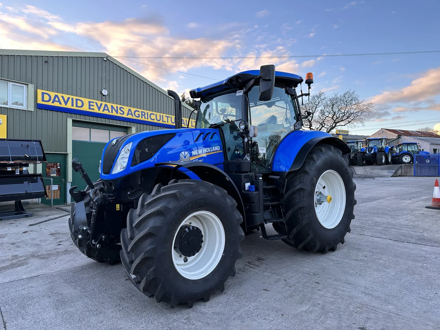 New Holland T7.260 for sale in Walterston, Llancarfan, Barry, Vale of Glamorgan
