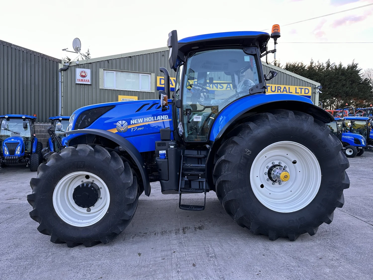 New Holland tractor for sale in Walterston, Llancarfan, Barry, Vale of Glamorgan — photo 2