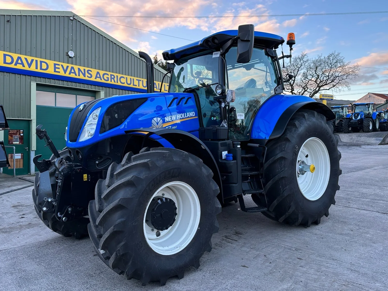 New Holland tractor for sale in Walterston, Llancarfan, Barry, Vale of Glamorgan — photo 10