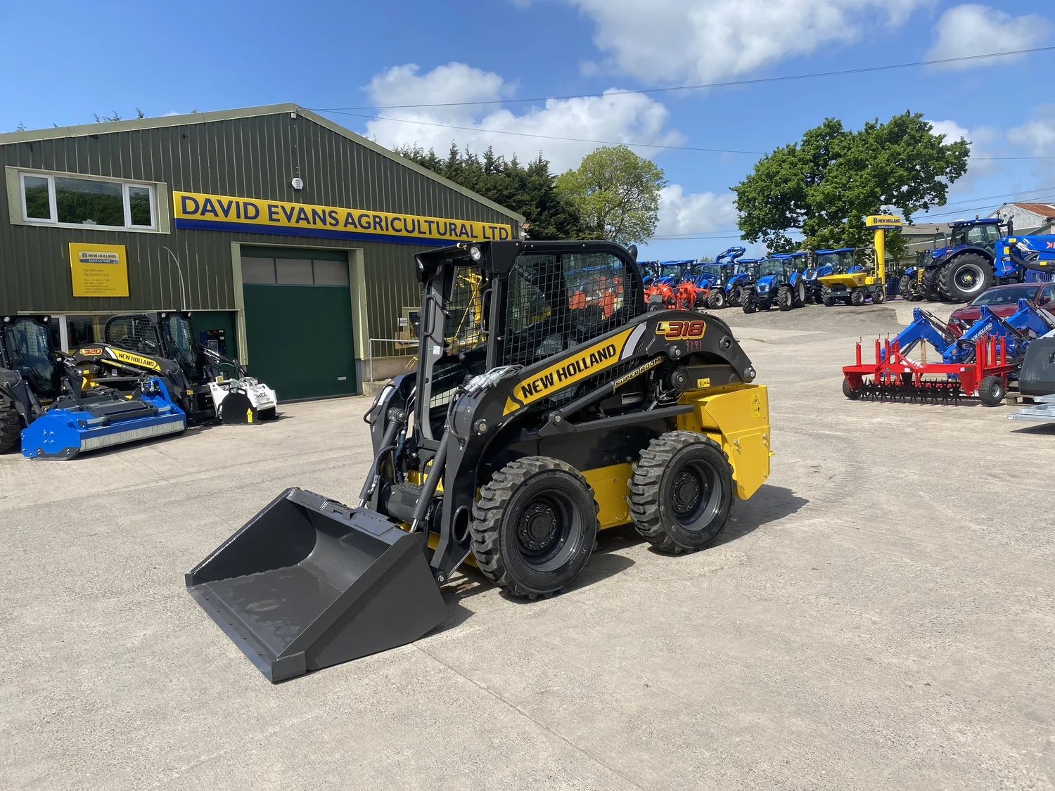 New Holland L318 for sale in Walterston, Llancarfan, Barry, Vale of Glamorgan