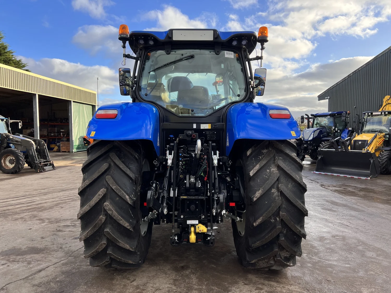 New Holland tractor for sale in Walterston, Llancarfan, Barry, Vale of Glamorgan — photo 5
