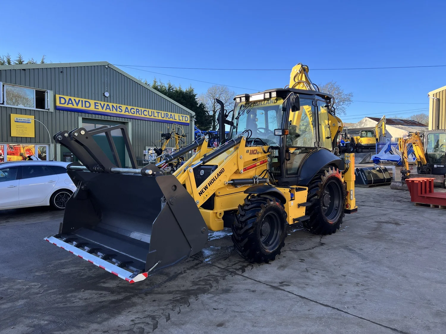 New Holland B110D TC for sale in Walterston, Llancarfan, Barry, Vale of Glamorgan