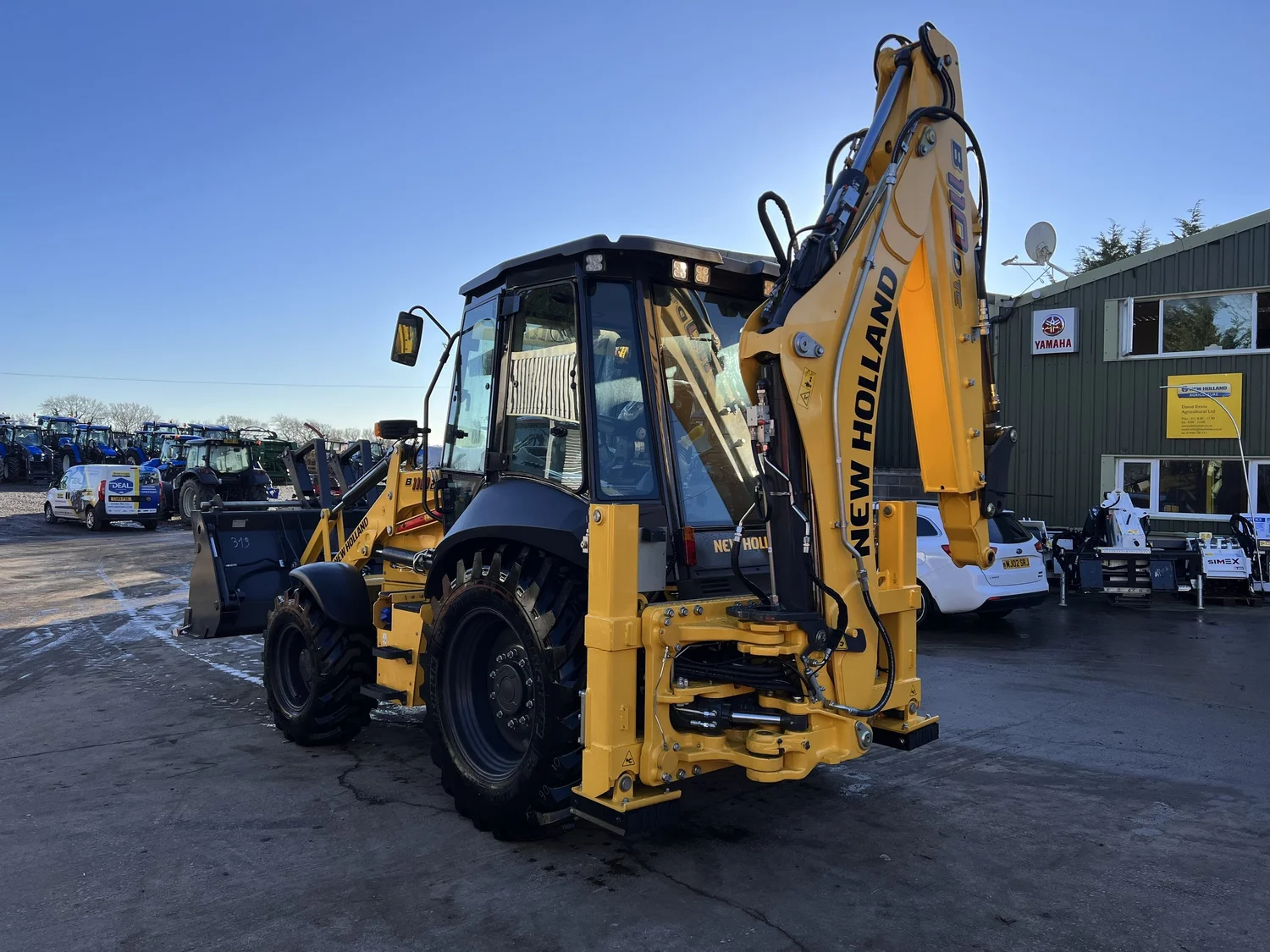 New Holland loader for sale in Walterston, Llancarfan, Barry, Vale of Glamorgan — photo 3