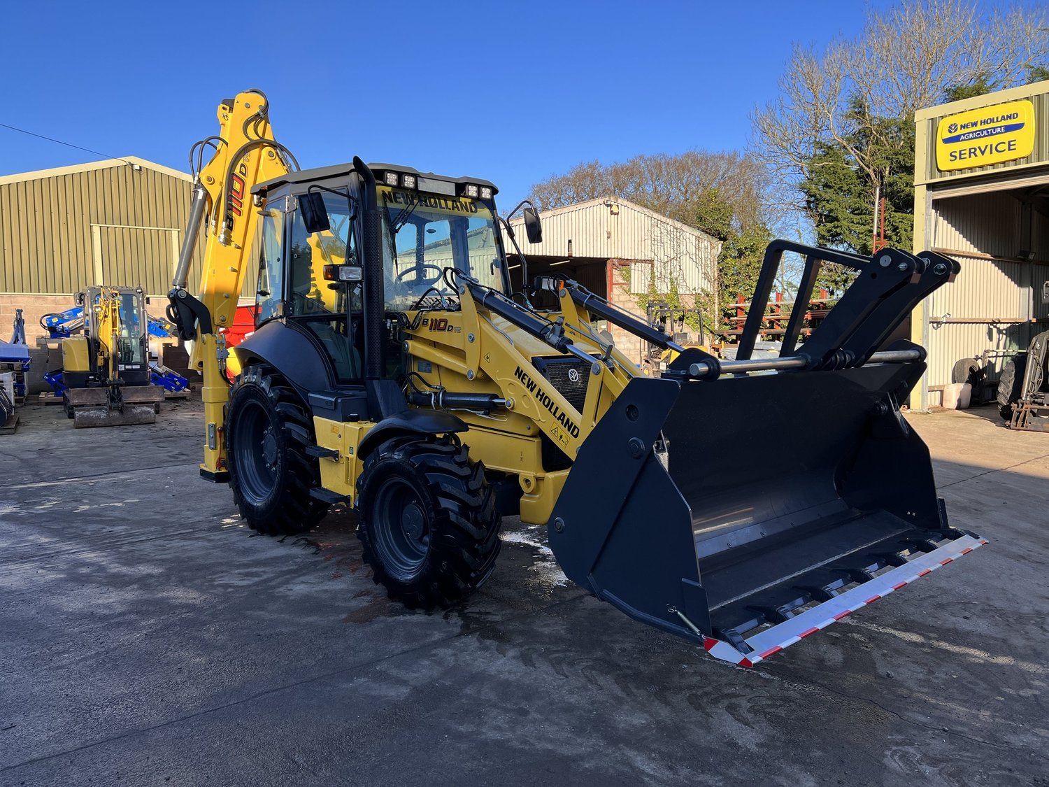 New Holland loader for sale in Walterston, Llancarfan, Barry, Vale of Glamorgan — photo 7